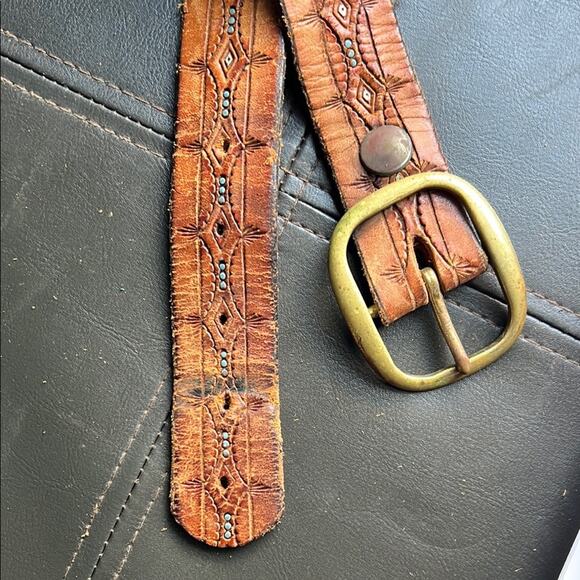 Vintage | Tan Tooled Leather Belt with Solid Brass Buckle Boho Western - Picture 10 of 10